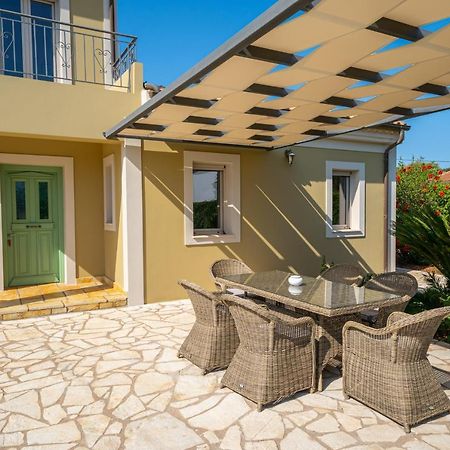 Villa Emily Фискардо Екстериор снимка