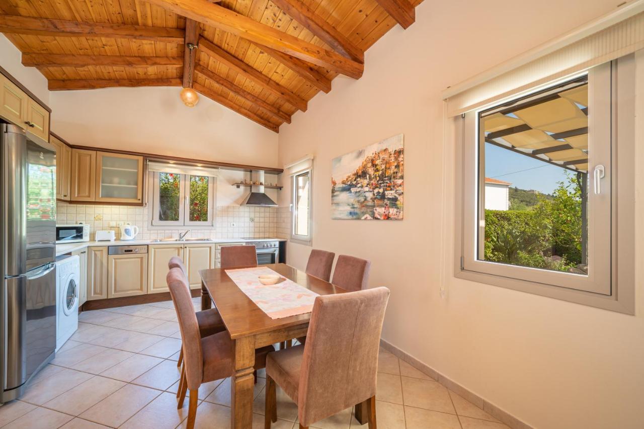 Villa Emily Фискардо Екстериор снимка