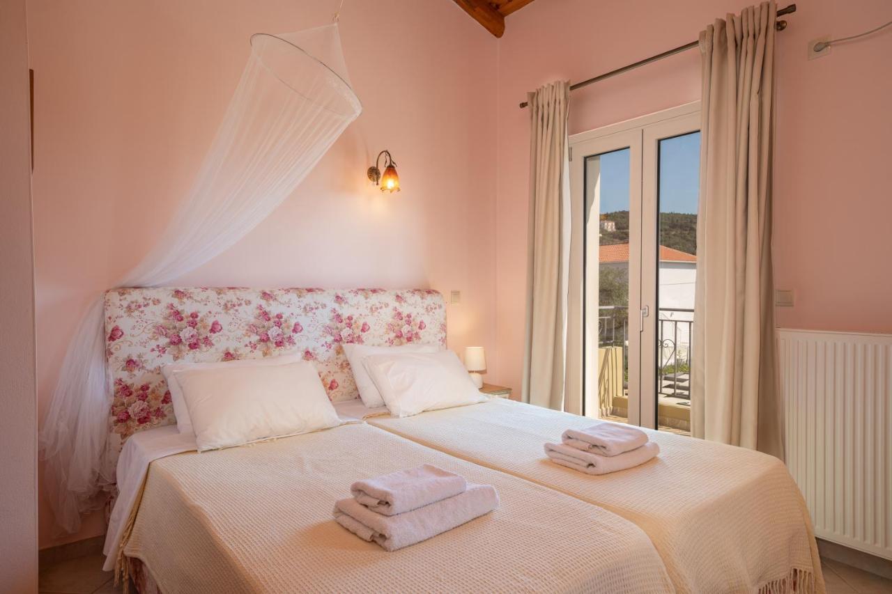 Villa Emily Фискардо Екстериор снимка